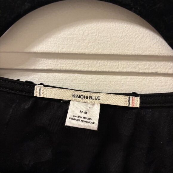 Kimchi Blue Black Floral Velvet Mesh Top – Size M - Picture 4 of 6